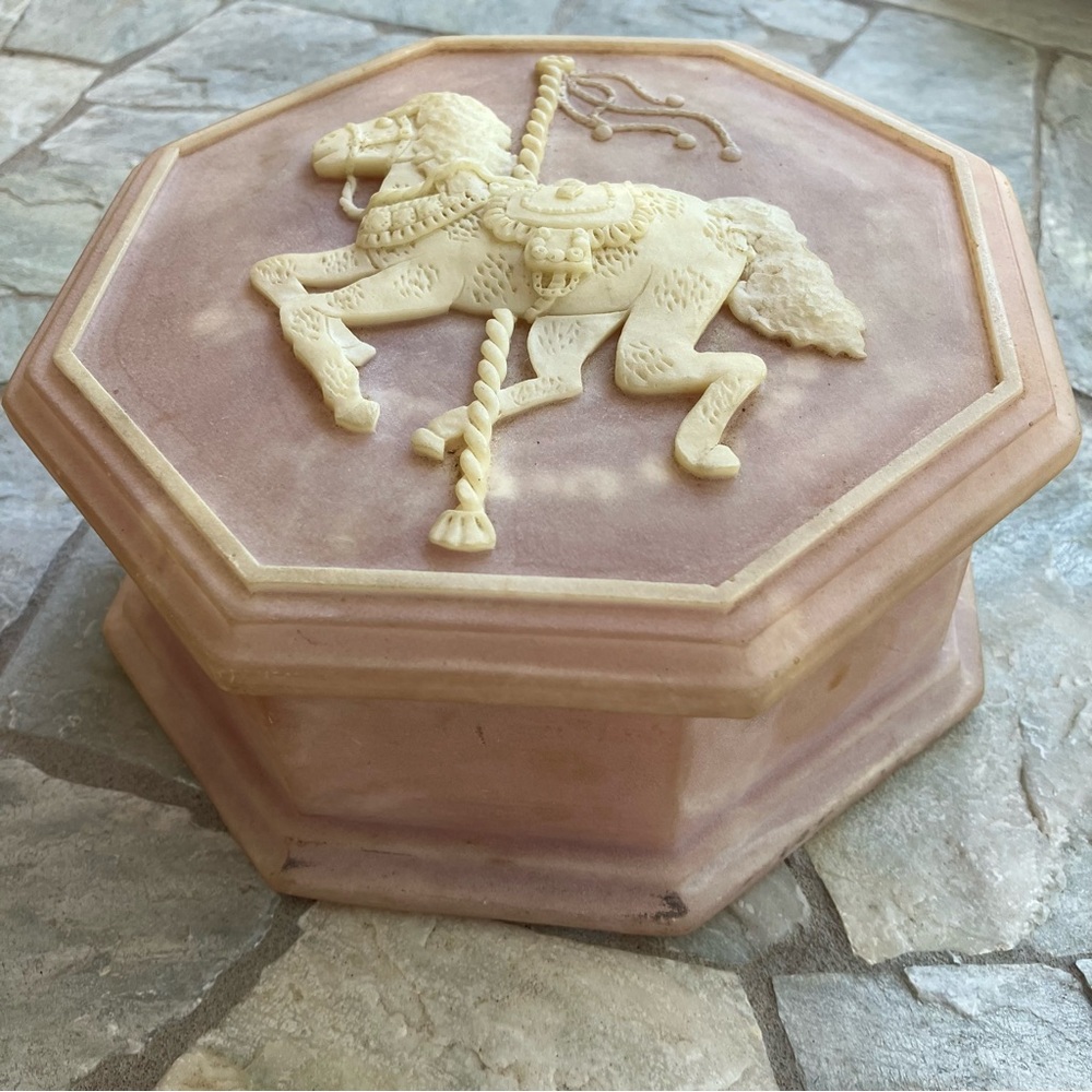 VTG 1970’s Design Gifts International Pink Soapstone Trinket Box Carousel Horse - Picture 4 of 8